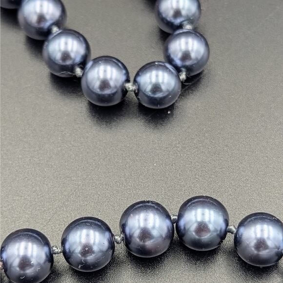 Vintage Gunmetal Gray Glass Pearl Necklace – 72” Long Knotted Strand - Picture 3 of 3